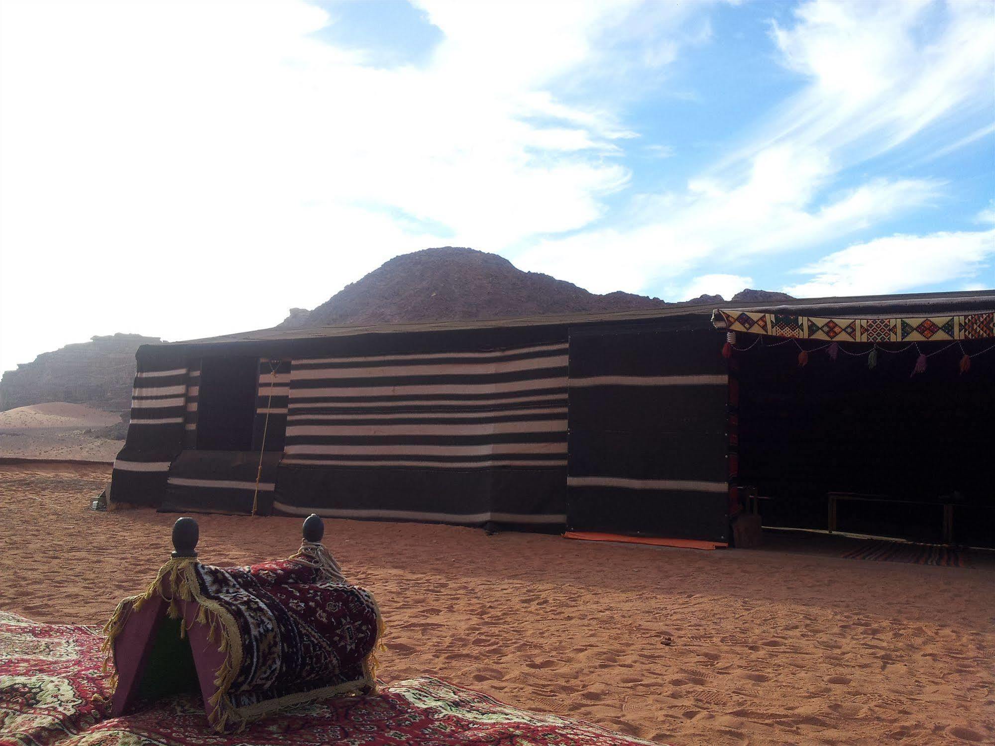 Wadi Rum Caravan Camp Extérieur photo