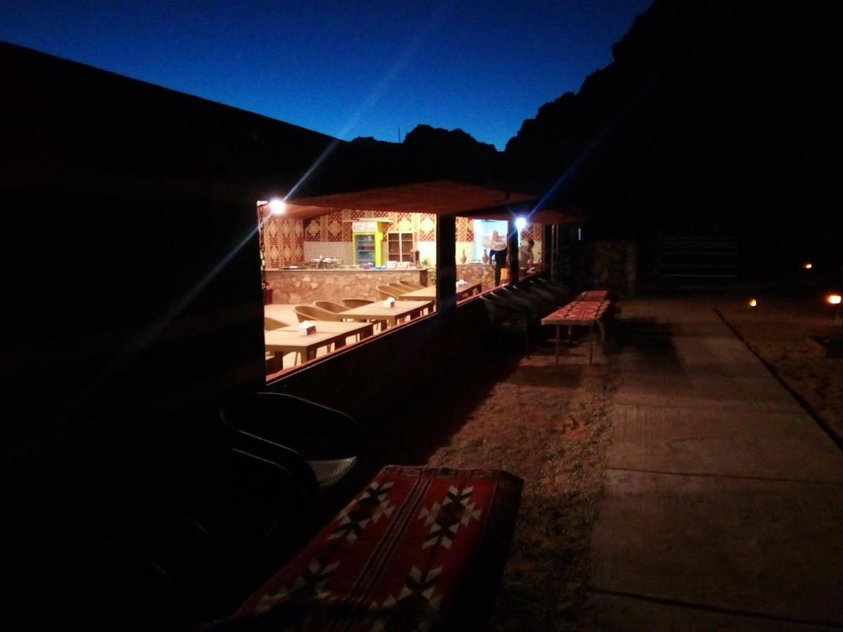 Wadi Rum Caravan Camp Extérieur photo